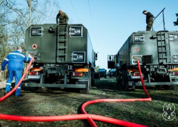 W Otwocku terytorialsi walczą z awarią wody